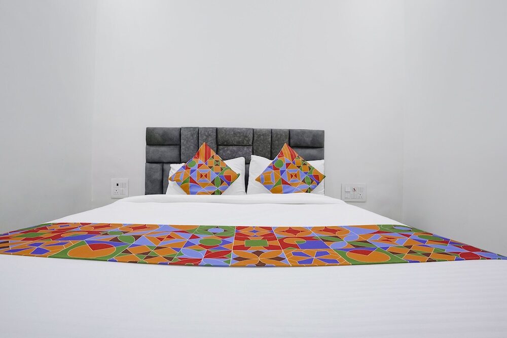 Мумбаи: Fabexpress Bhau Residency