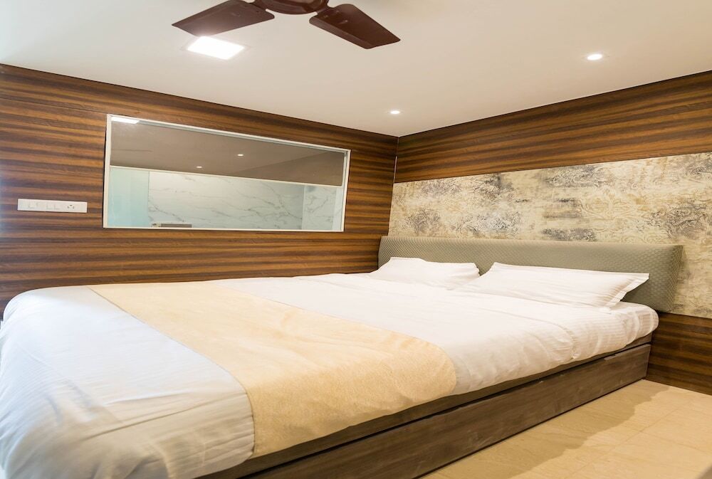 Мумбаи: Hotel New Sky Palace Residency - Near International Airport