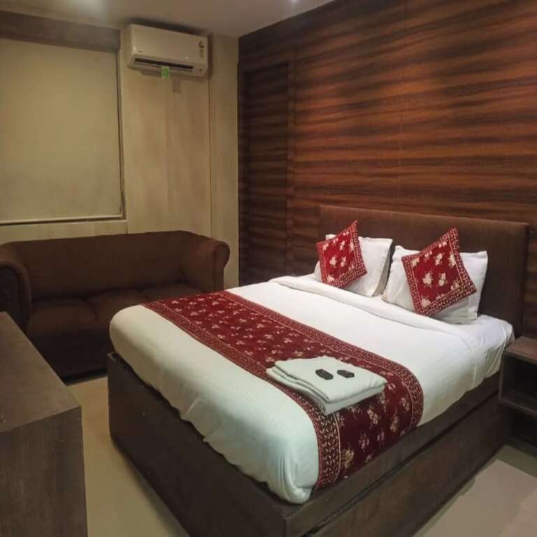 Мумбаи: Hotel New Sky Palace Residency - Near International Airport