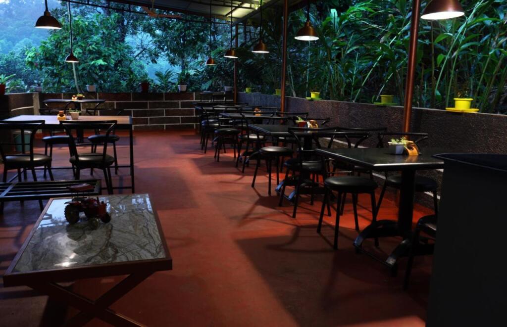 Муннар: Casa Amari Plantaion Resort Munnar