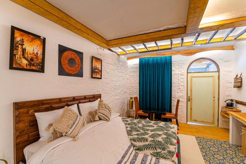 Массури: Light of Landour