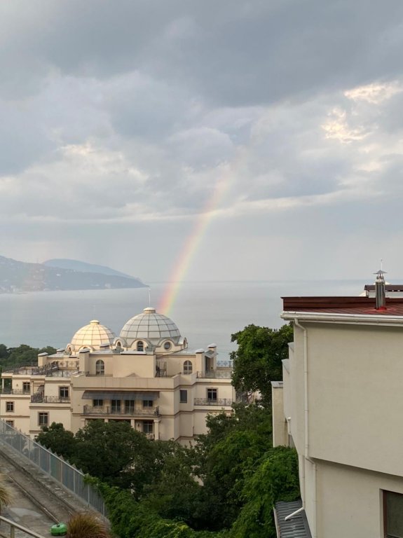Алупка: Апартаменты Ялта (Ореанда) с видом на море