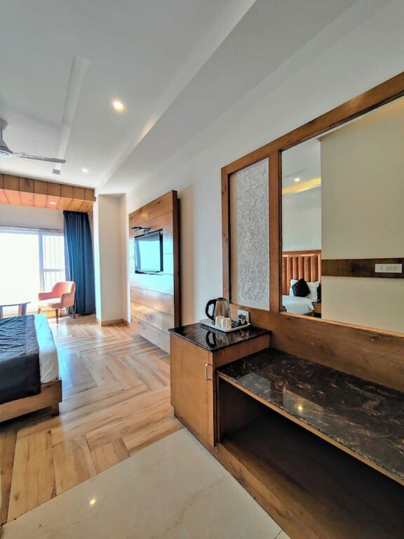 Массури: Hotel Luxury Inn Mussoorie by Stotrak