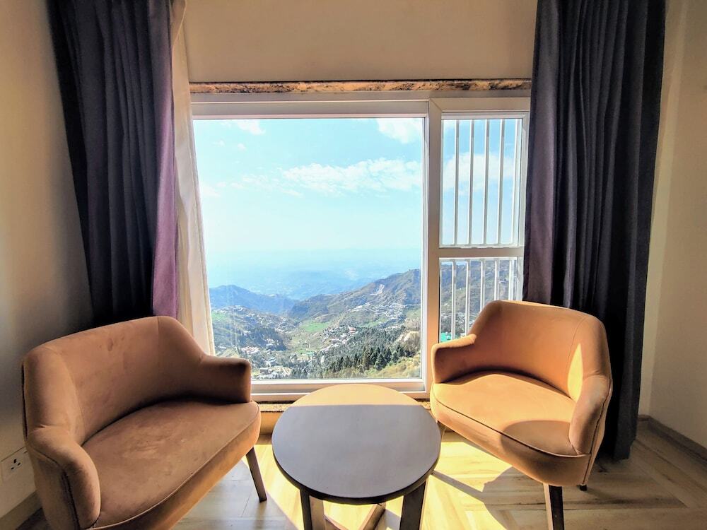 Массури: Hotel Luxury Inn Mussoorie by Stotrak