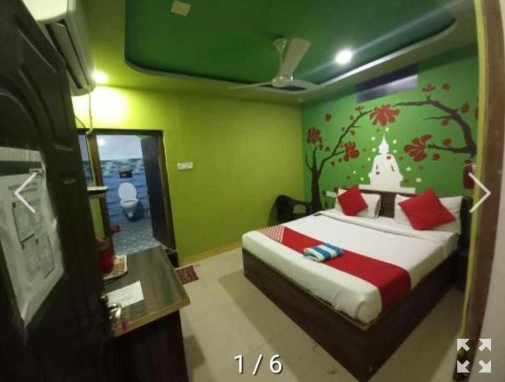 Найни: OYO Flagship 806679 Hotel A T S