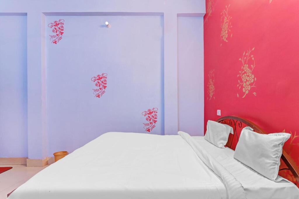 Найни: OYO Flagship 806012 Hotel A Palace