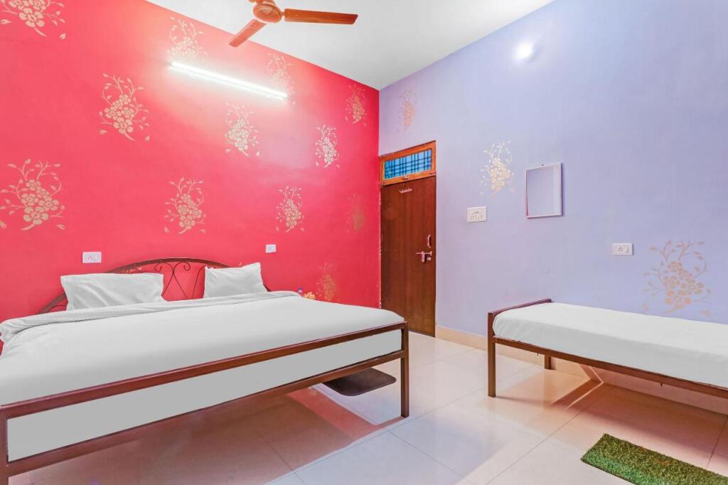 Найни: OYO Flagship 806012 Hotel A Palace