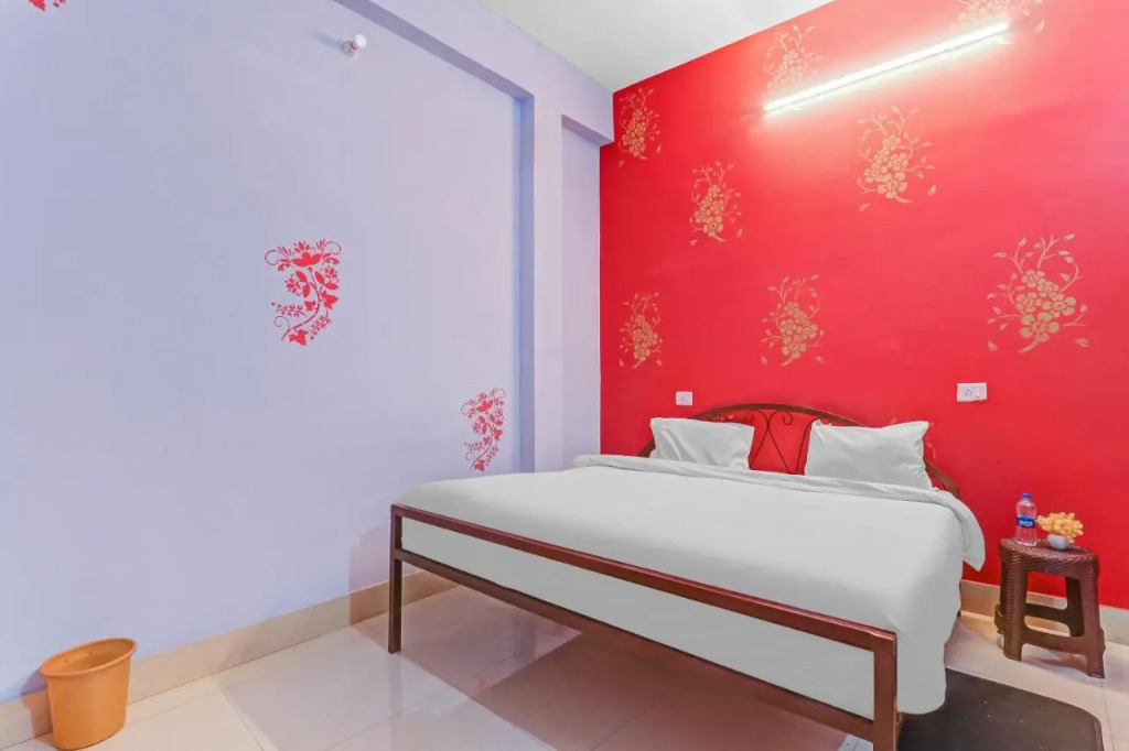 Найни: OYO Flagship 806012 Hotel A Palace