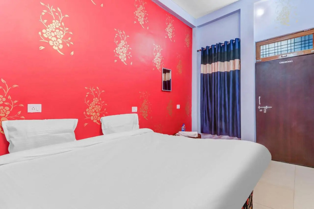 Найни: OYO Flagship 806012 Hotel A Palace