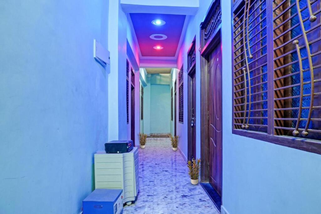 Найни: Spot On 70220 Hotel Kanha Inn