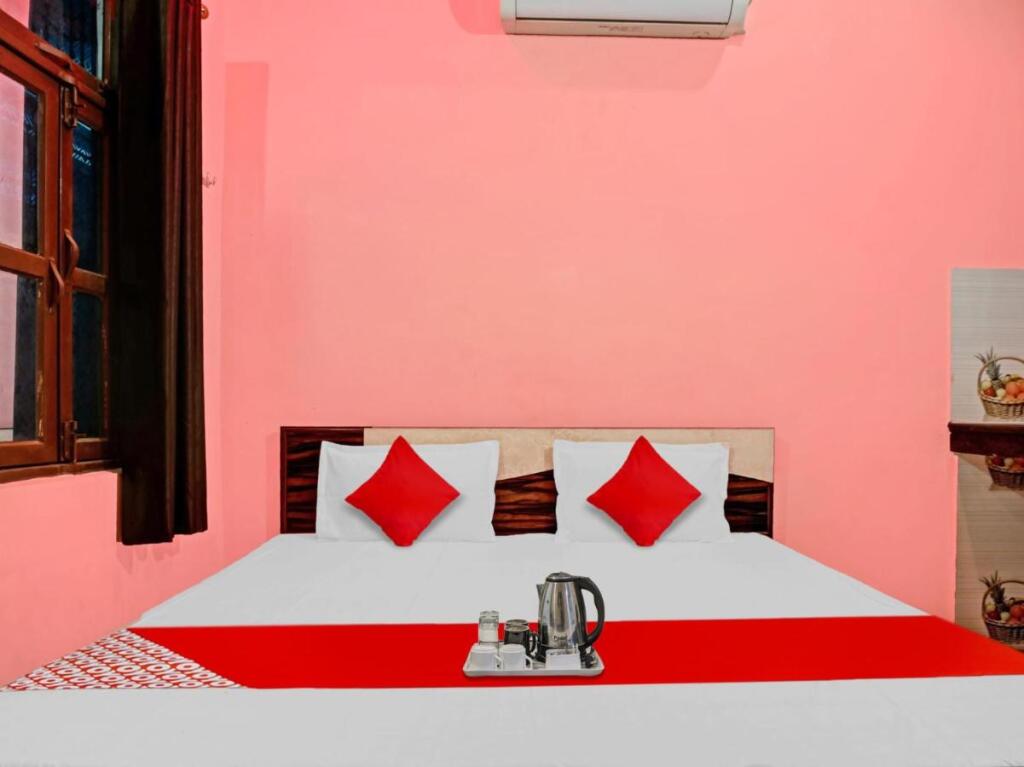 Найни: Spot On 70220 Hotel Kanha Inn