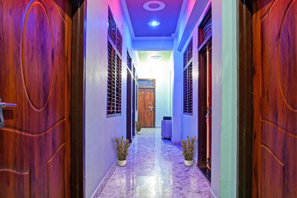Найни: Spot On 70220 Hotel Kanha Inn