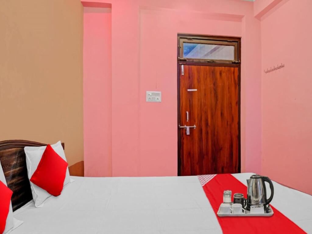 Найни: Spot On 70220 Hotel Kanha Inn