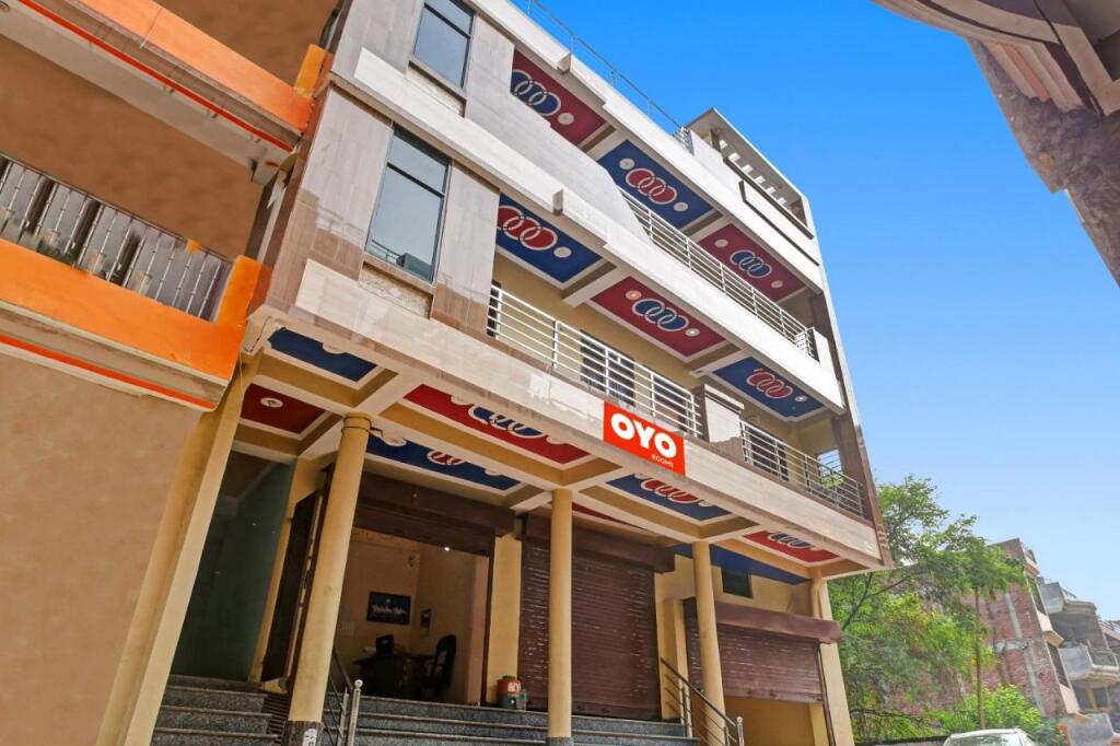 Найни: Spot On 70220 Hotel Kanha Inn
