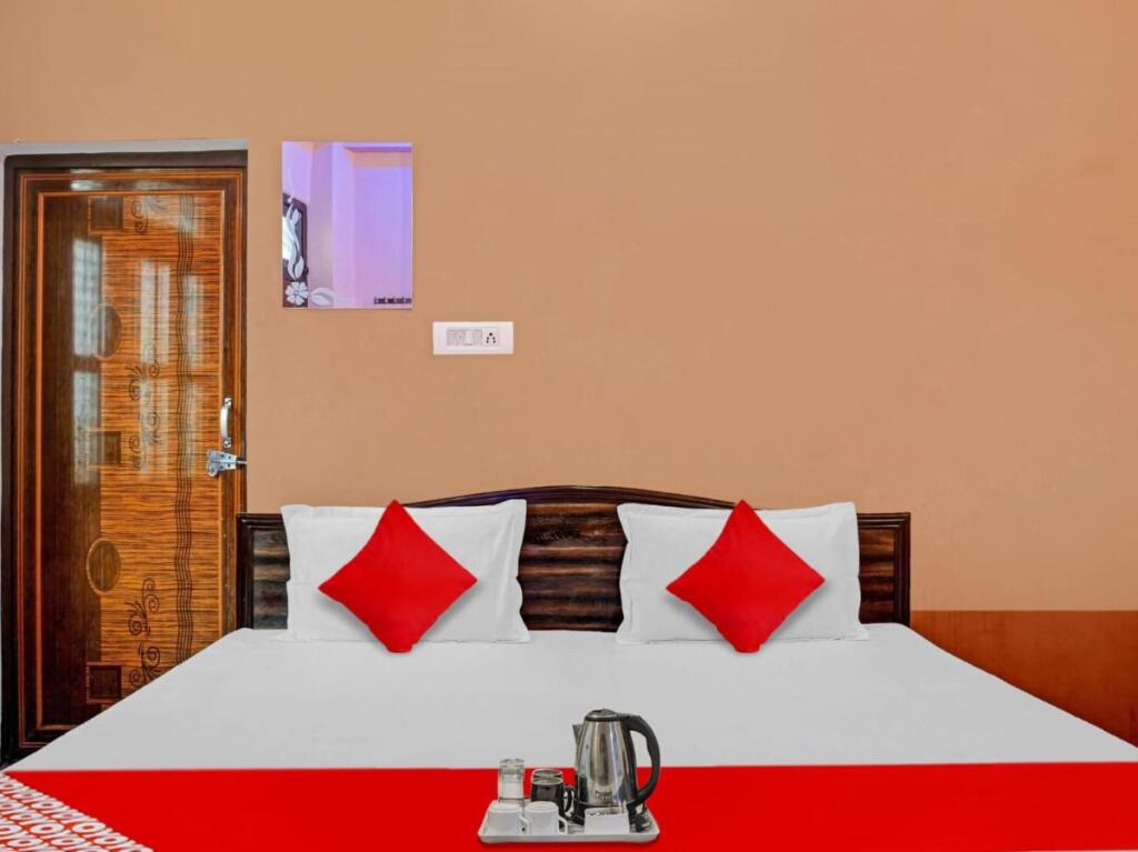 Найни: Spot On 70220 Hotel Kanha Inn