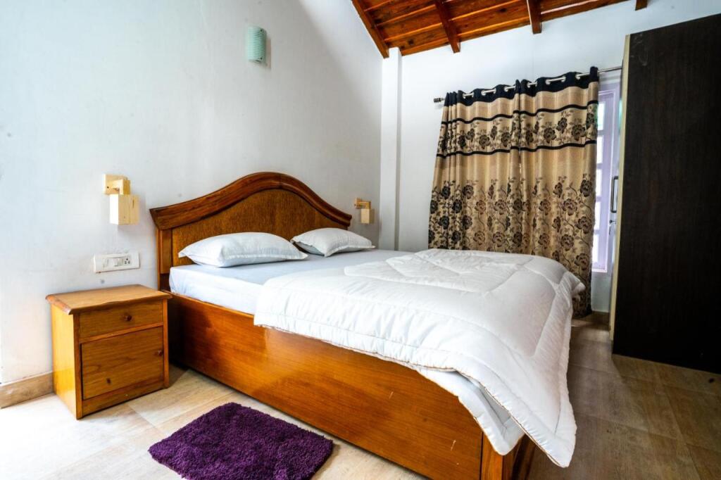 Наинитал: Brown Stone Villa