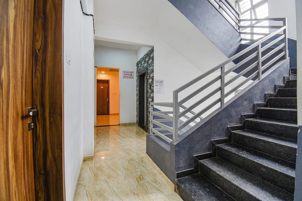 Нашик: Fabhotel The Address