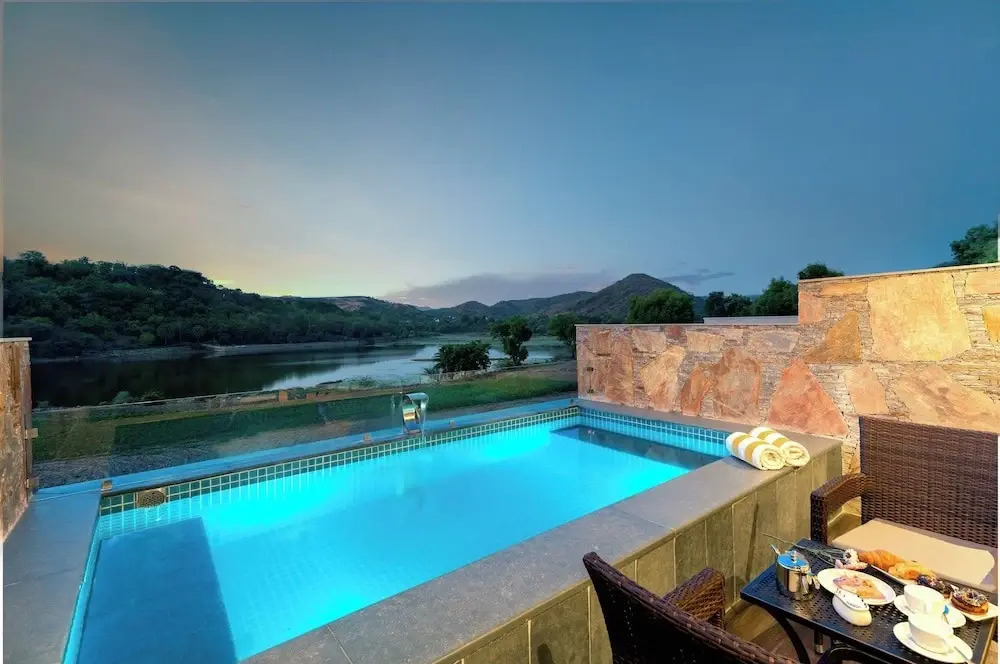 Удаипур: Sarasiruham Resort Private Pool Villa