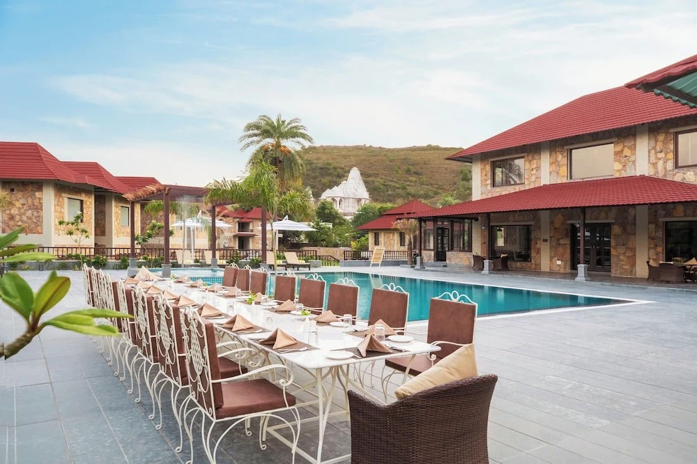Удаипур: Sarasiruham Resort Private Pool Villa