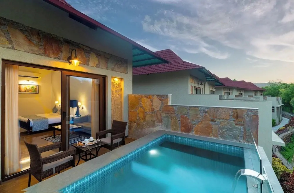Удаипур: Sarasiruham Resort Private Pool Villa