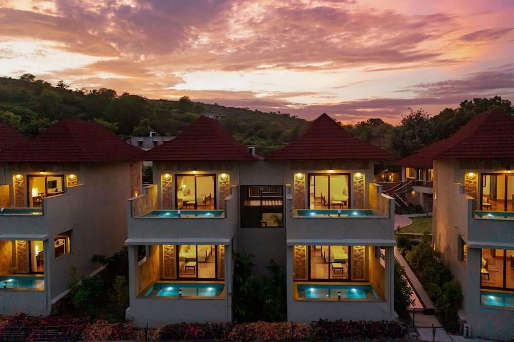 Удаипур: Sarasiruham Resort Private Pool Villa