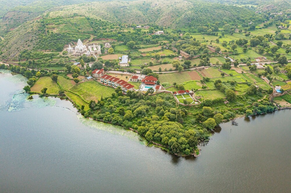 Удаипур: Sarasiruham Resort Private Pool Villa