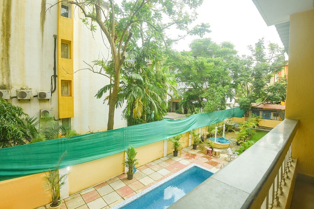 Нерул: FabExpress De Classio With Pool, Candolim