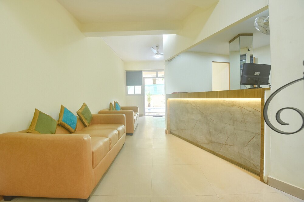 Нерул: FabExpress De Classio With Pool, Candolim