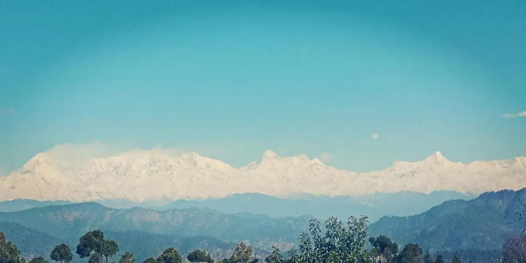 Раникхет: Kumaon Himalayan View