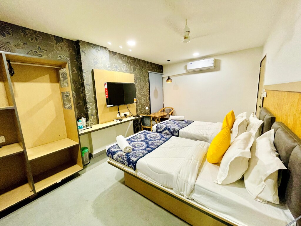 Шамшабад: Hotel Lake View Airport Zone