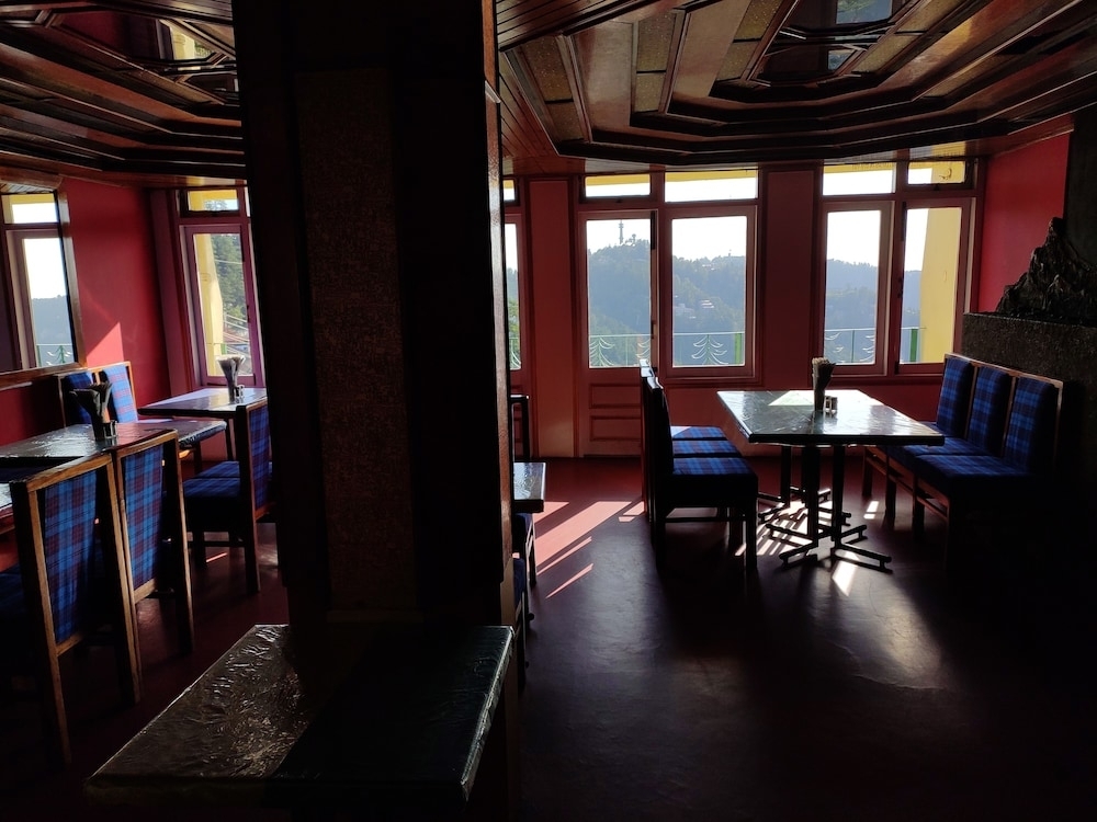 Шимла: Hotel Pineview Shimla