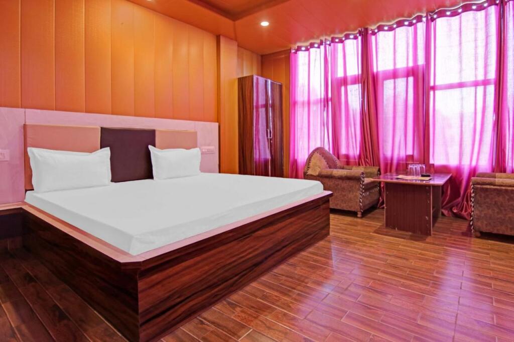 Шимла: OYO Flagship 804876 Hotel Pine View Villa
