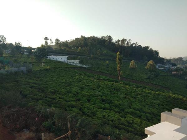 Ути: Mithun Hill View