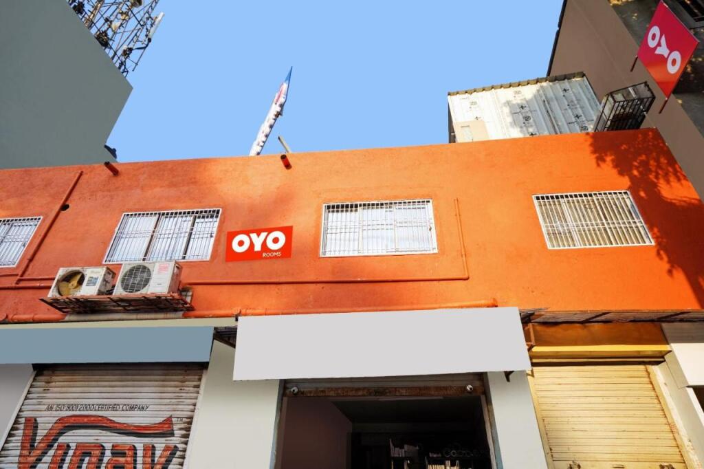 Сурат: OYO Flagship 700297 Nidhivan Hotel And Rooms