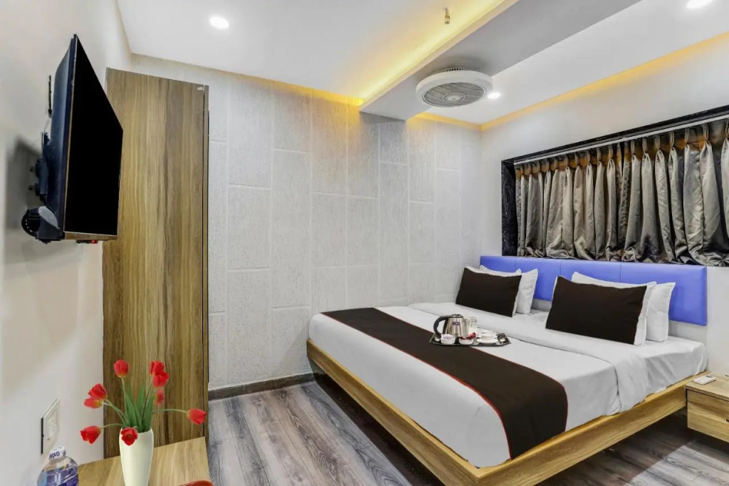 Сурат: Capital O 703324 Hotel Vrundavan Room & Banquet