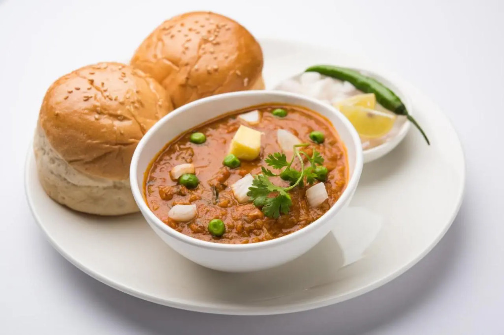 Сурат: Capital O 703324 Hotel Vrundavan Room & Banquet