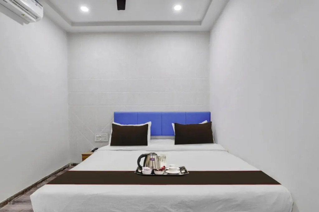 Сурат: Capital O 703324 Hotel Vrundavan Room & Banquet