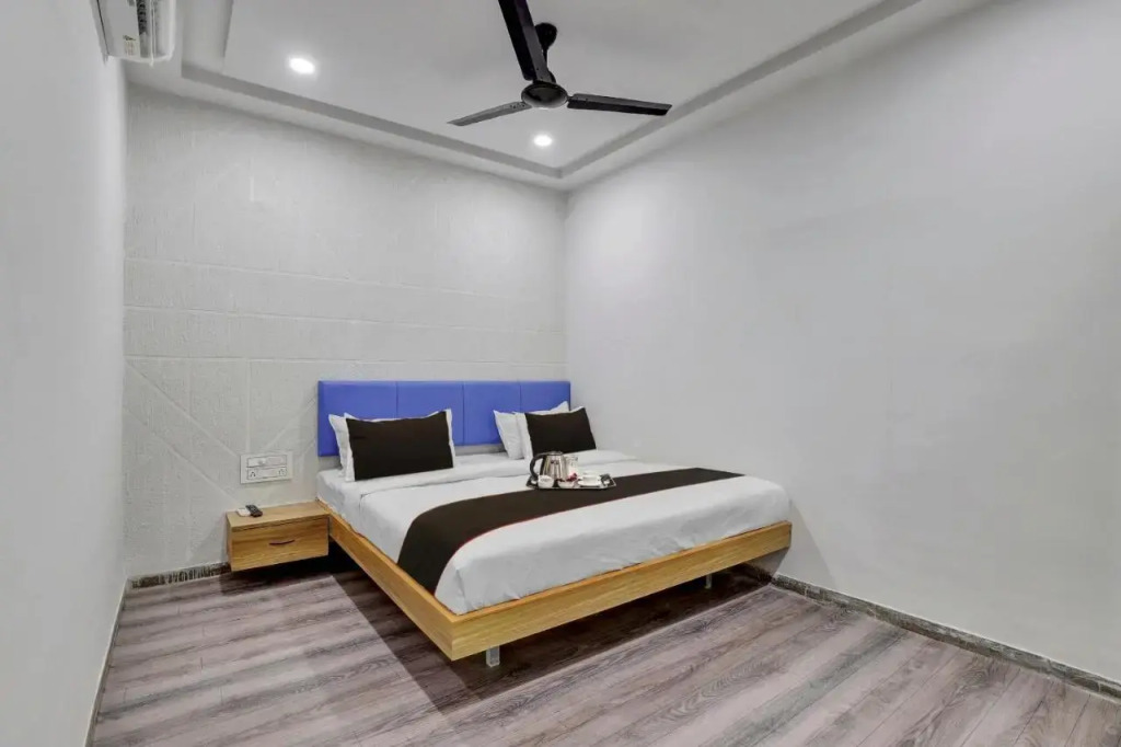 Сурат: Capital O 703324 Hotel Vrundavan Room & Banquet