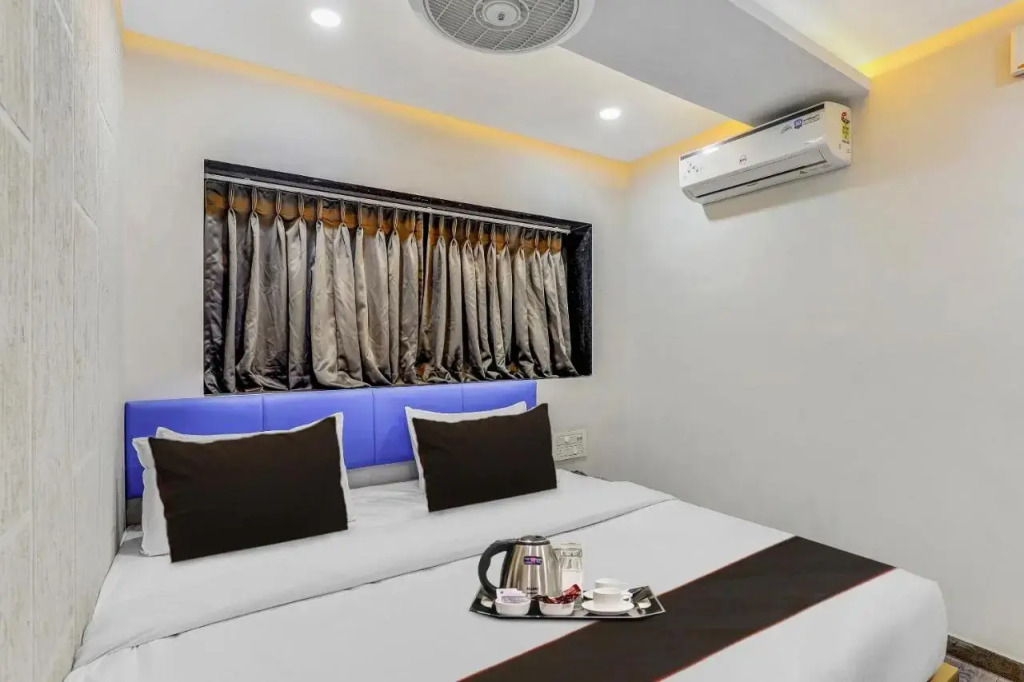 Сурат: Capital O 703324 Hotel Vrundavan Room & Banquet