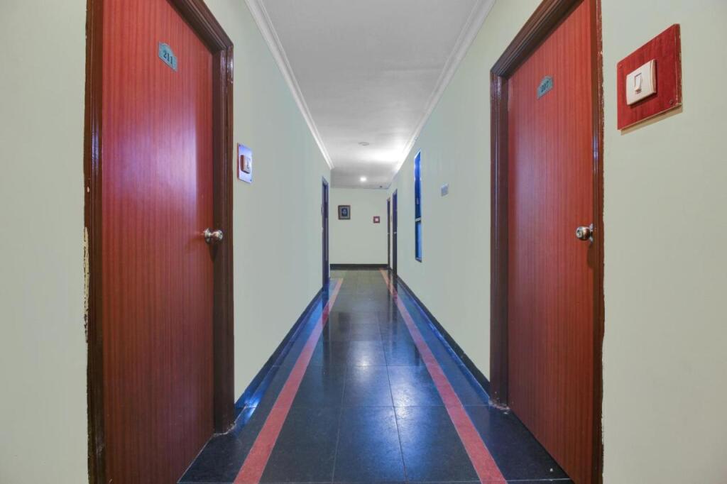 Секундерабад: Oyo 82030 Hotel Happy Rooms