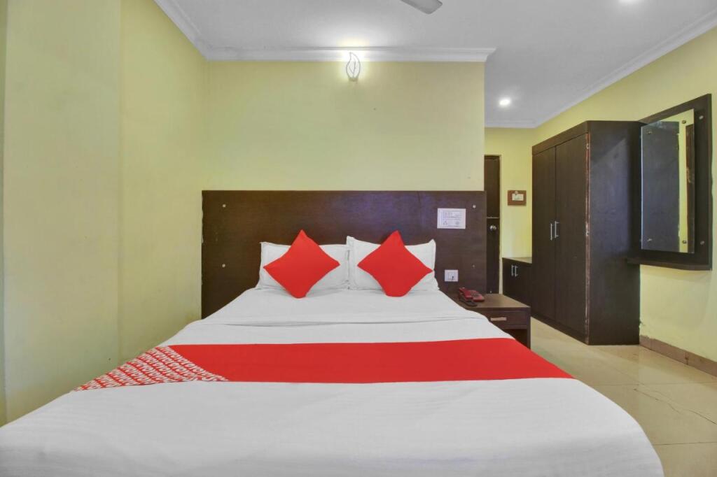 Секундерабад: Oyo 82030 Hotel Happy Rooms