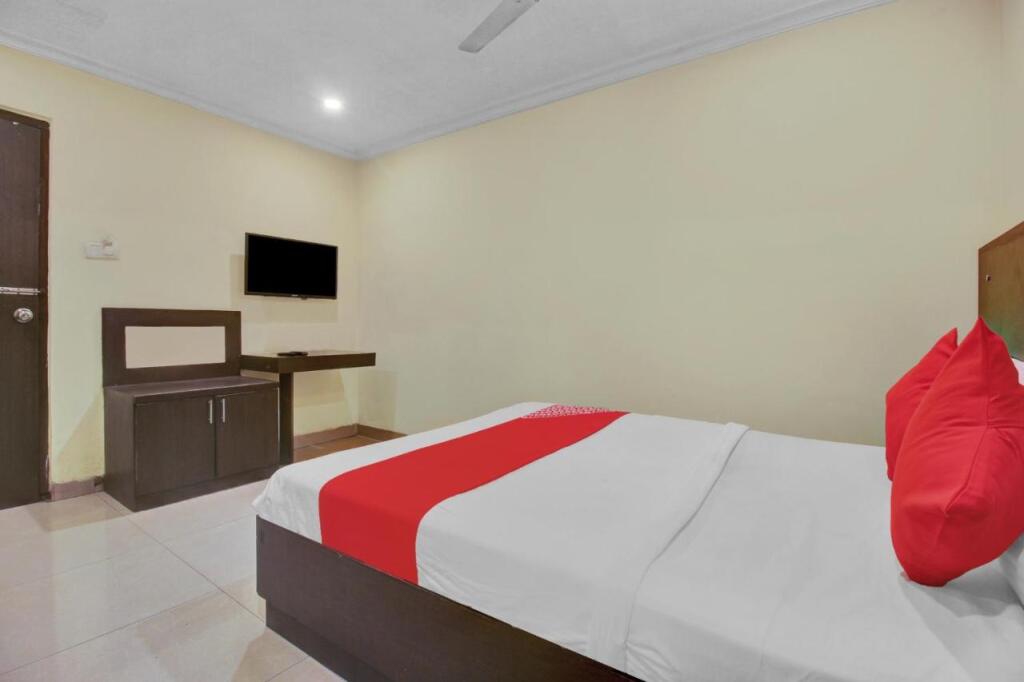 Секундерабад: Oyo 82030 Hotel Happy Rooms