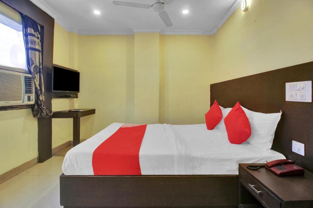 Секундерабад: Oyo 82030 Hotel Happy Rooms