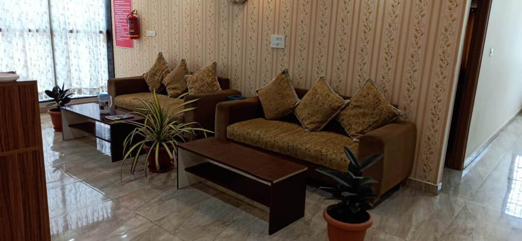 Palahalli: iROOMZ Suchira Lodge