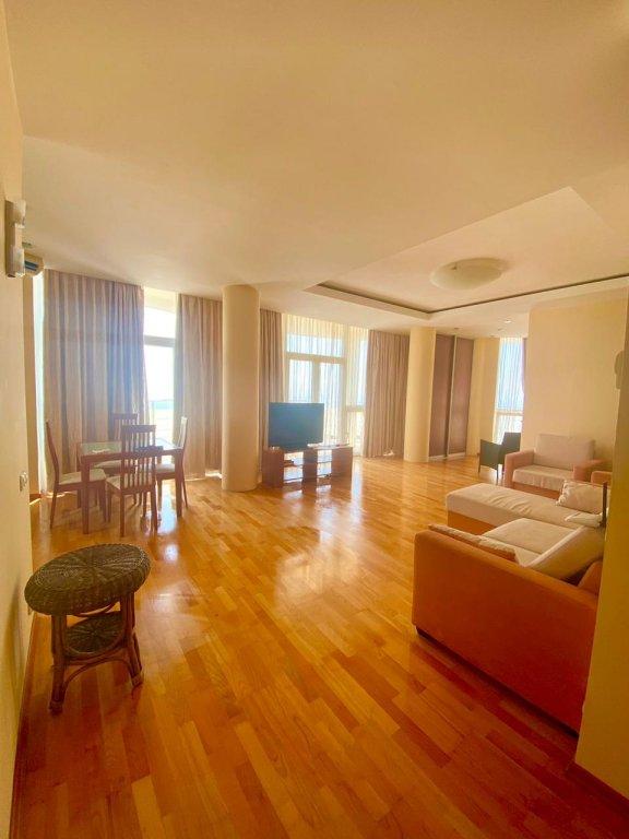 Гурзуф: V Zhk Bely Dom Apartments