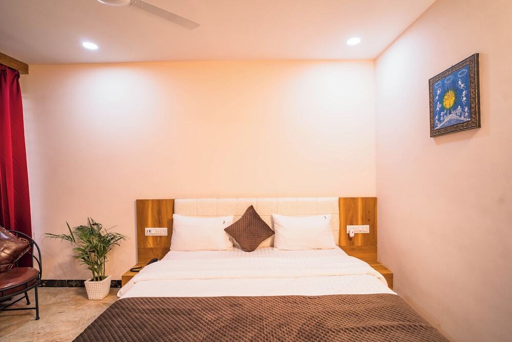Индаур: Hotel The Grand Tara