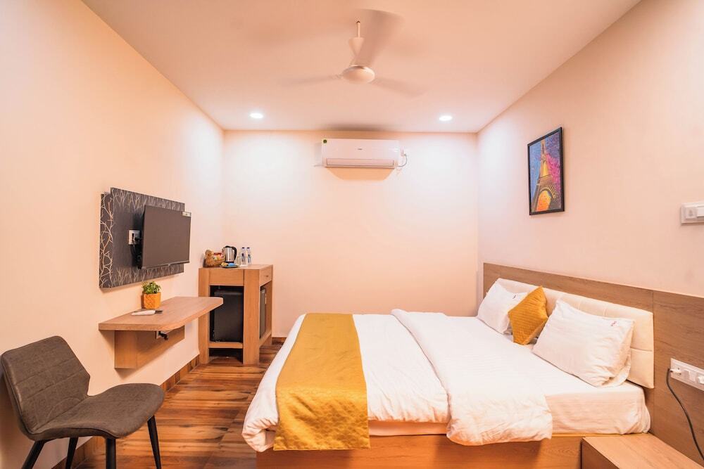 Индаур: Hotel The Grand Tara
