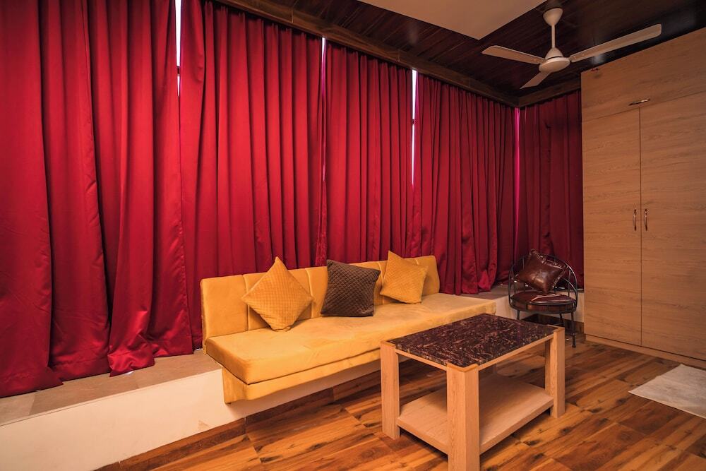 Индаур: Hotel The Grand Tara