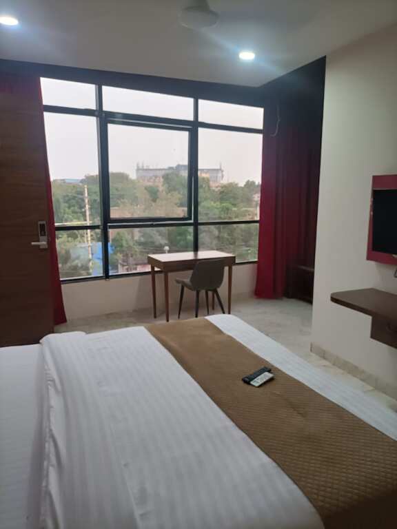 Индаур: Hotel The Grand Tara