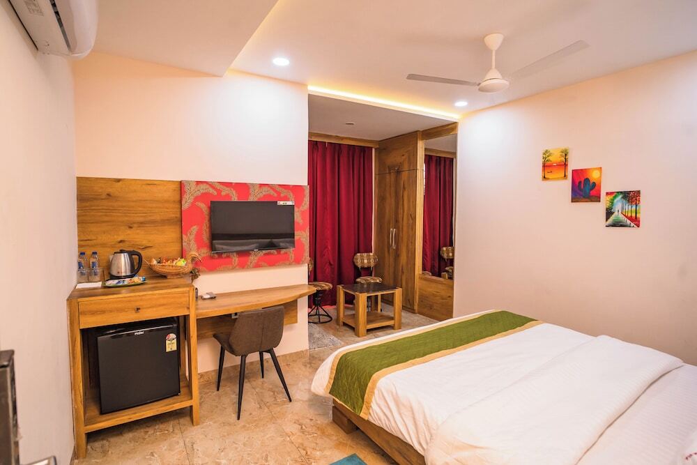 Индаур: Hotel The Grand Tara